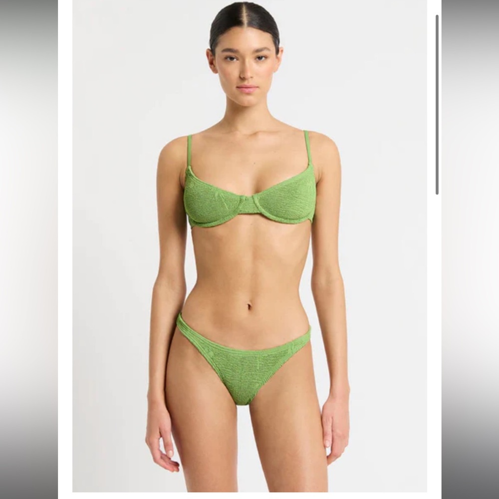 Bond-eye bikini set